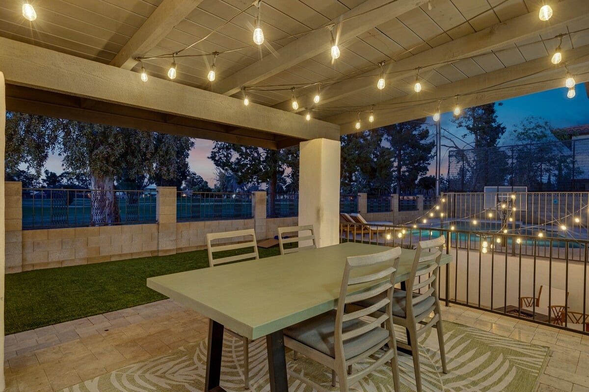 Huge Golf Course Home-Free Heated Pool/Theatre/Gym