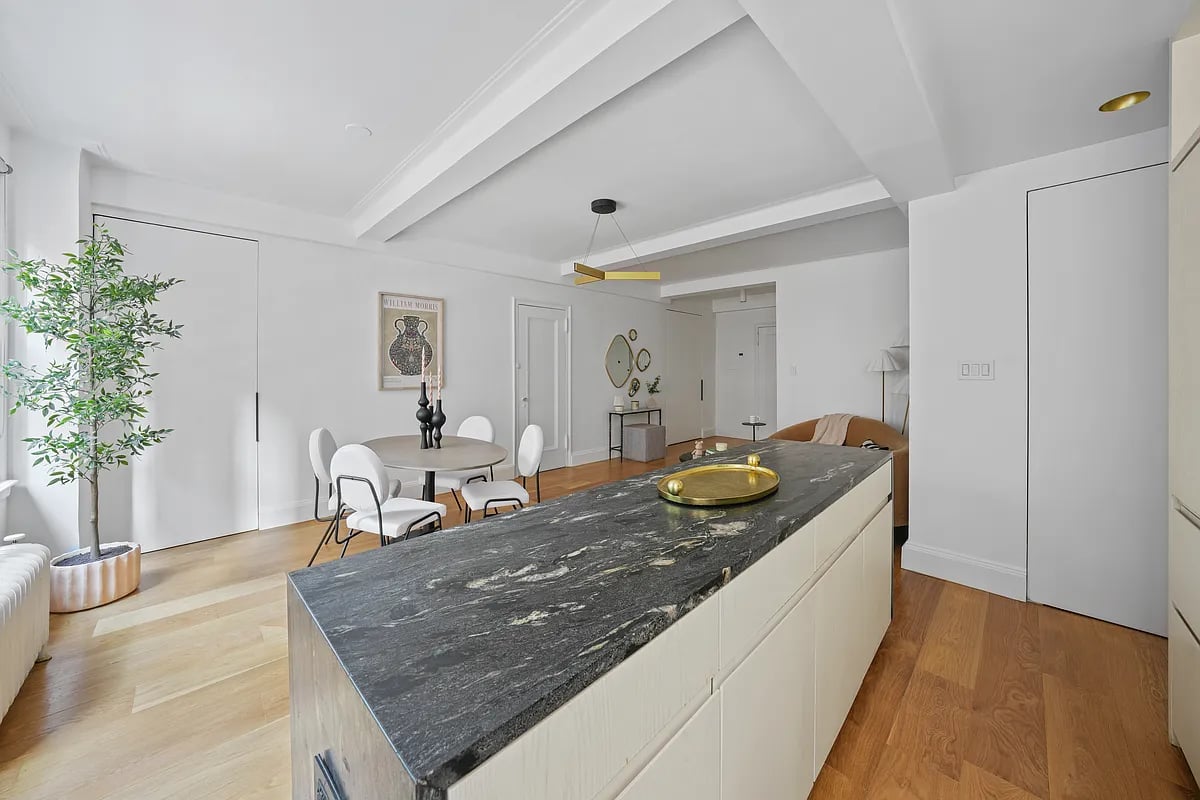 162 W 56th St #606