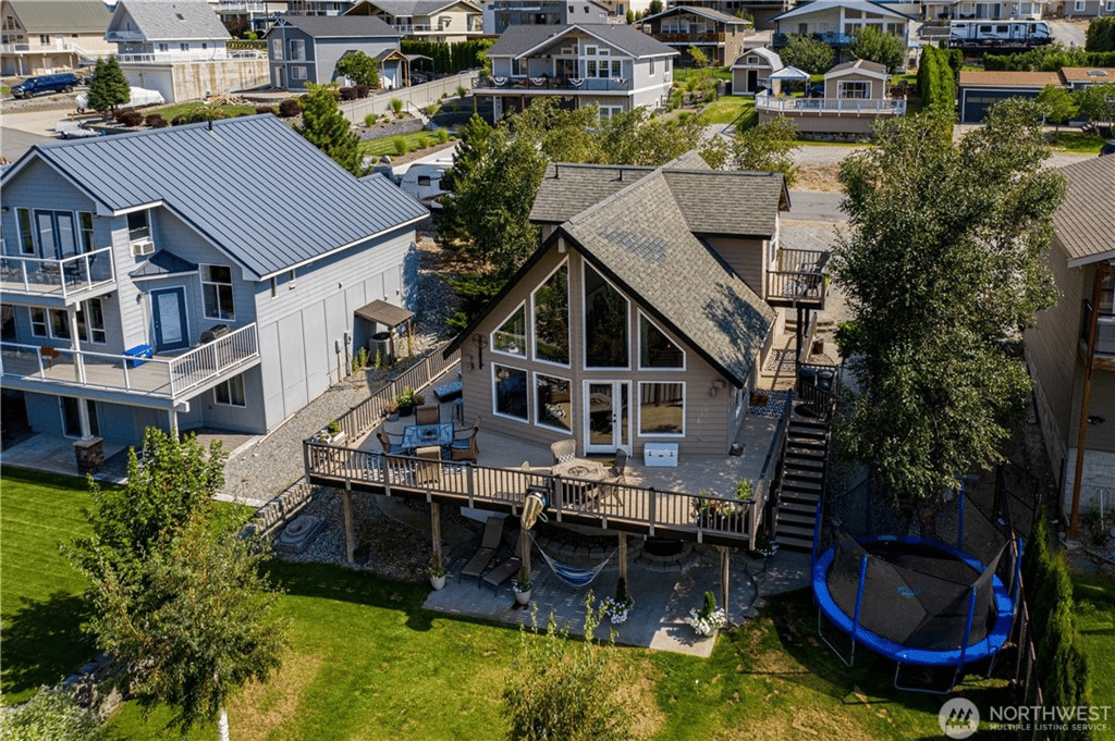 325 W Emerson Dr