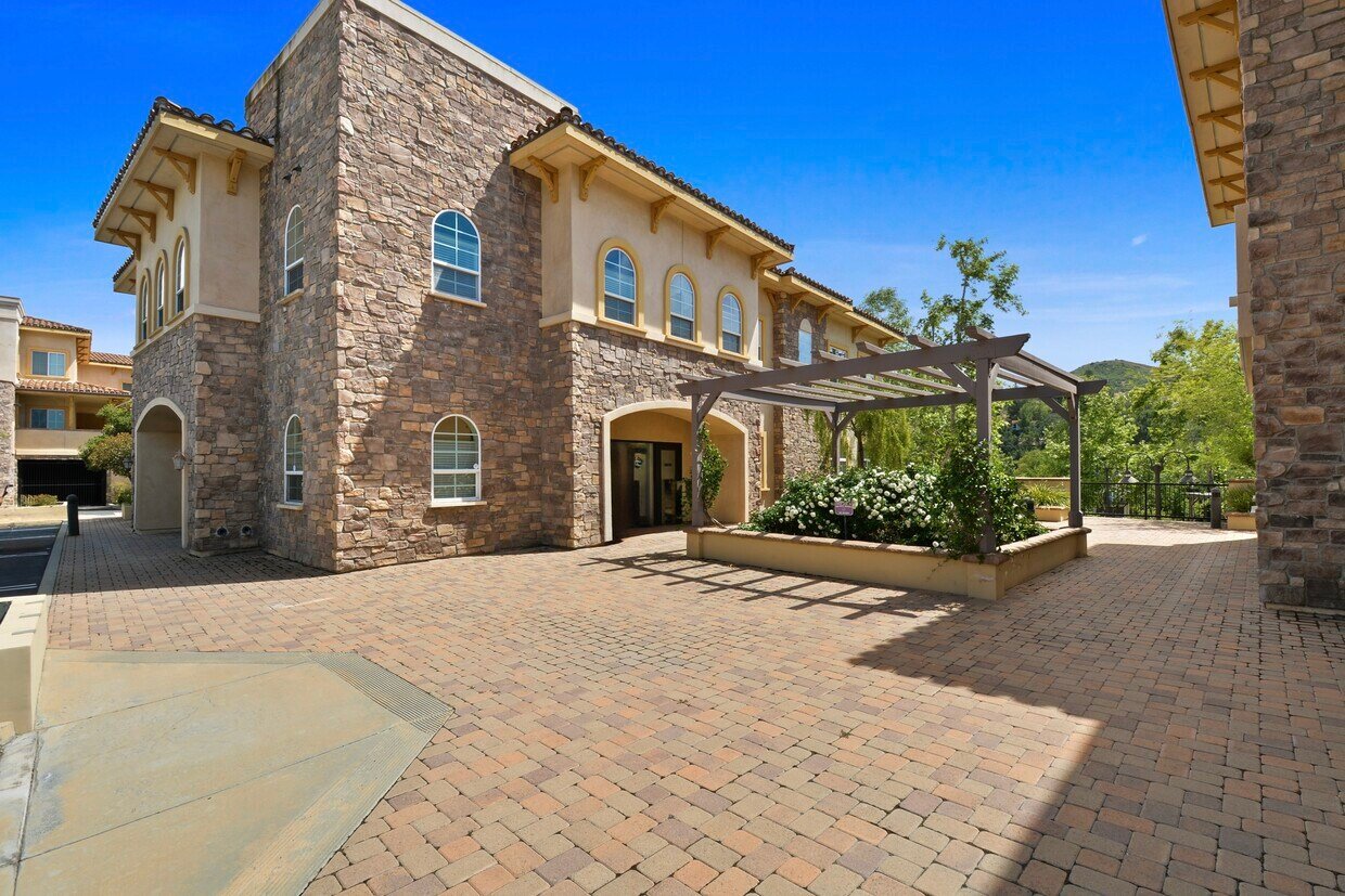 5018 Chesebro Rd