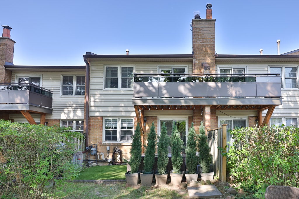 164-2120 Rathburn Rd E