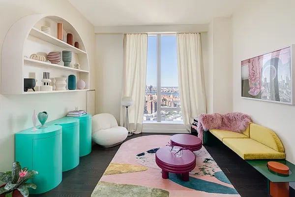 252 South Street Unit: 8J