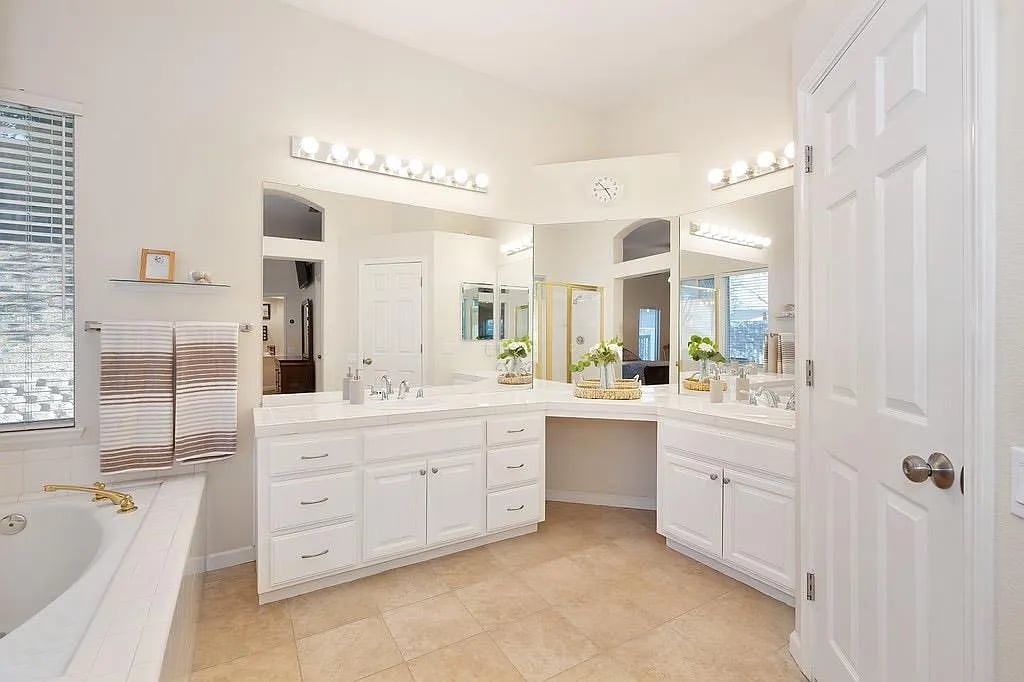 4622 Nassau Ct