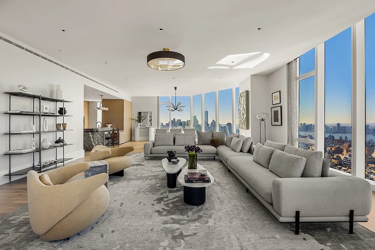 45 E 22nd St #52AB