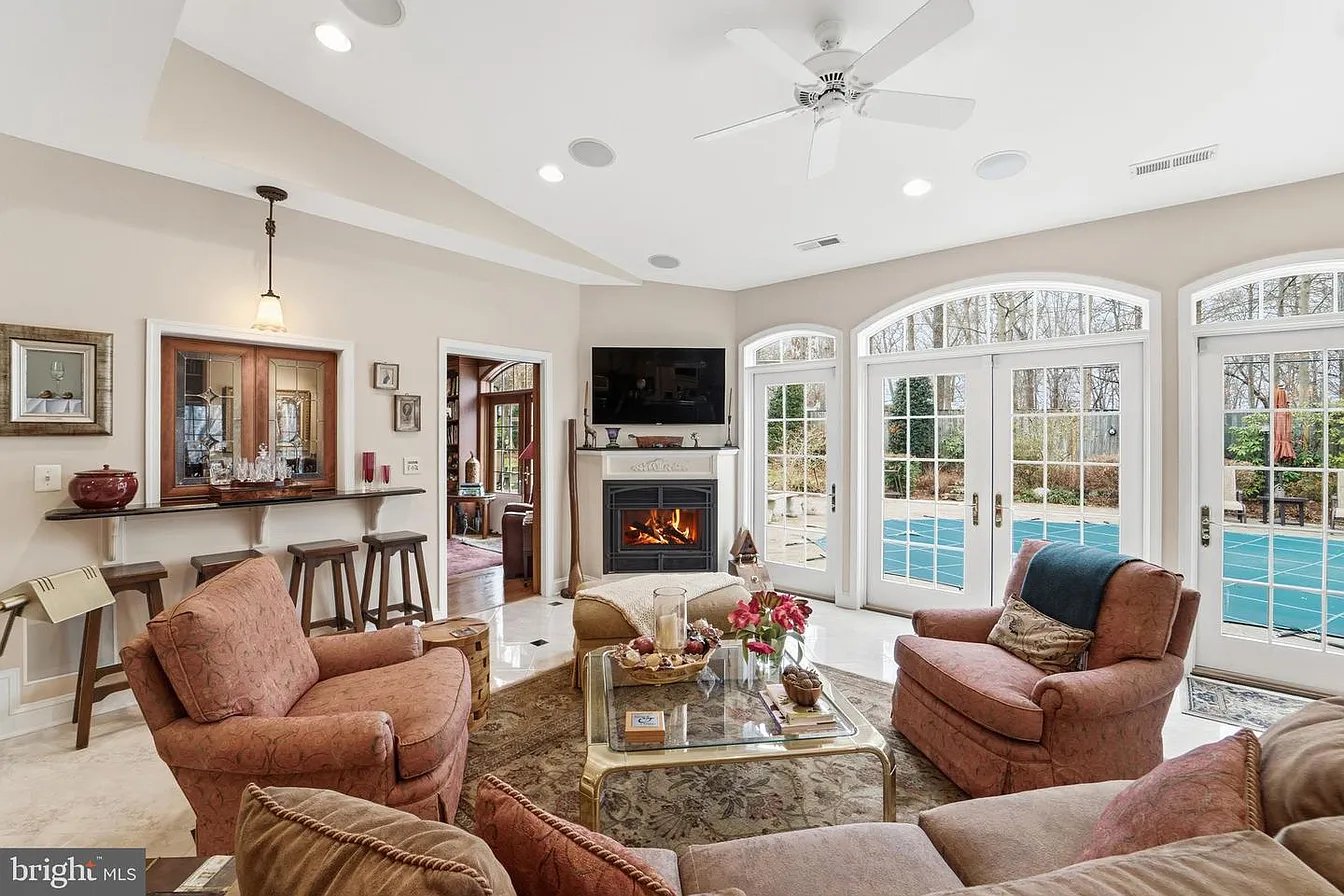 304 Chesapeake Dr