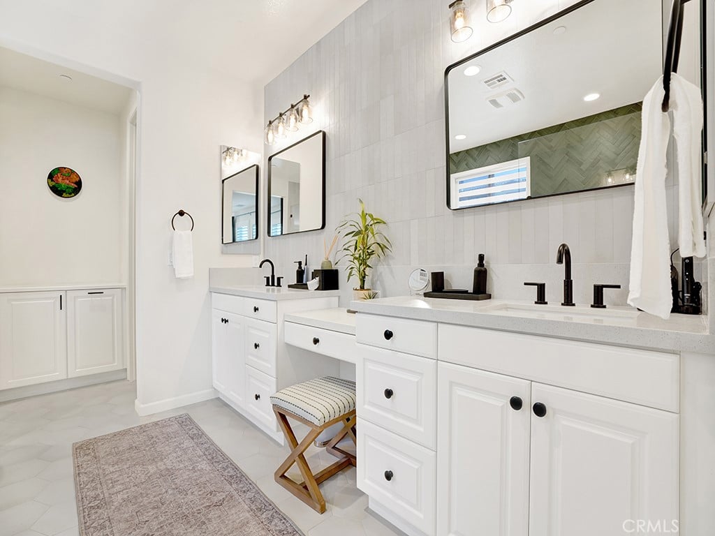 8967 Sunshine Valley Way