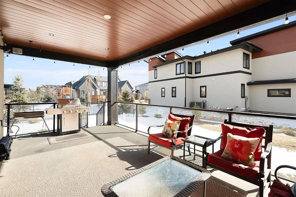 73 N Waters Edge Gdns