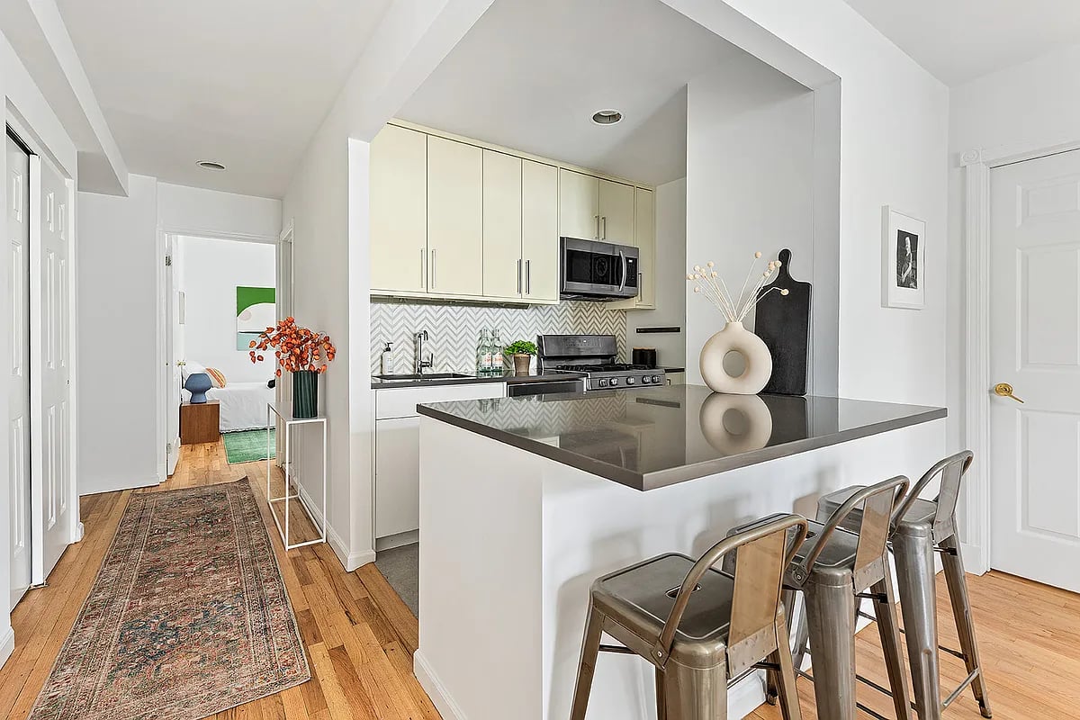 147 S Oxford St, #2C