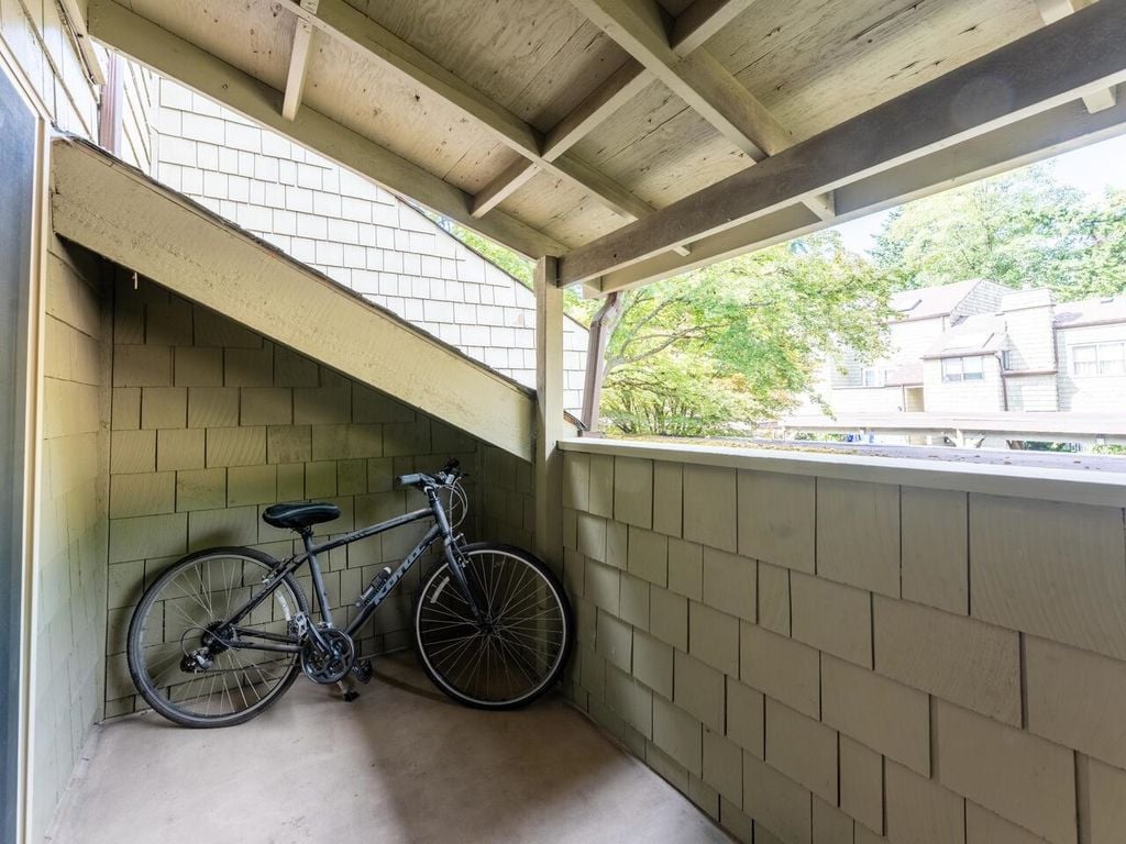 8132 Laval Pl