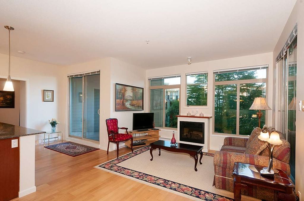 10180 153 St, #333