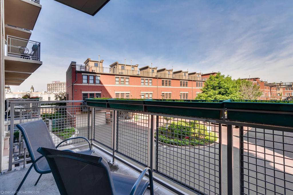 Lofty River North Condo: 1000 N Kingsbury, #207 