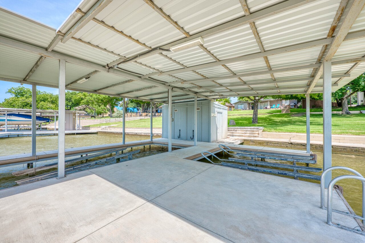1704 Bluebonnet Lane