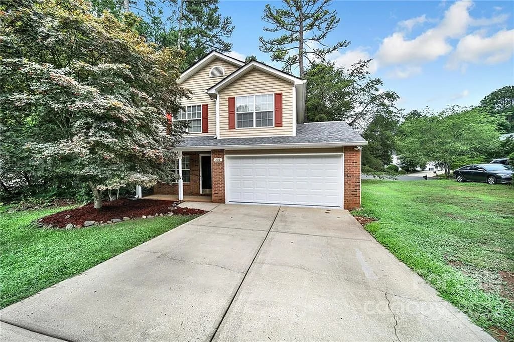 206 Forest Oaks Dr