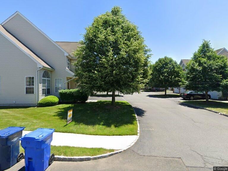 23 Pin Oak Dr
