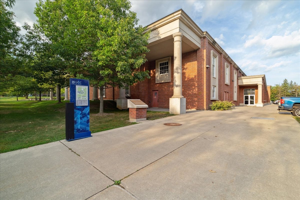 Executive Rental in Forest Hill