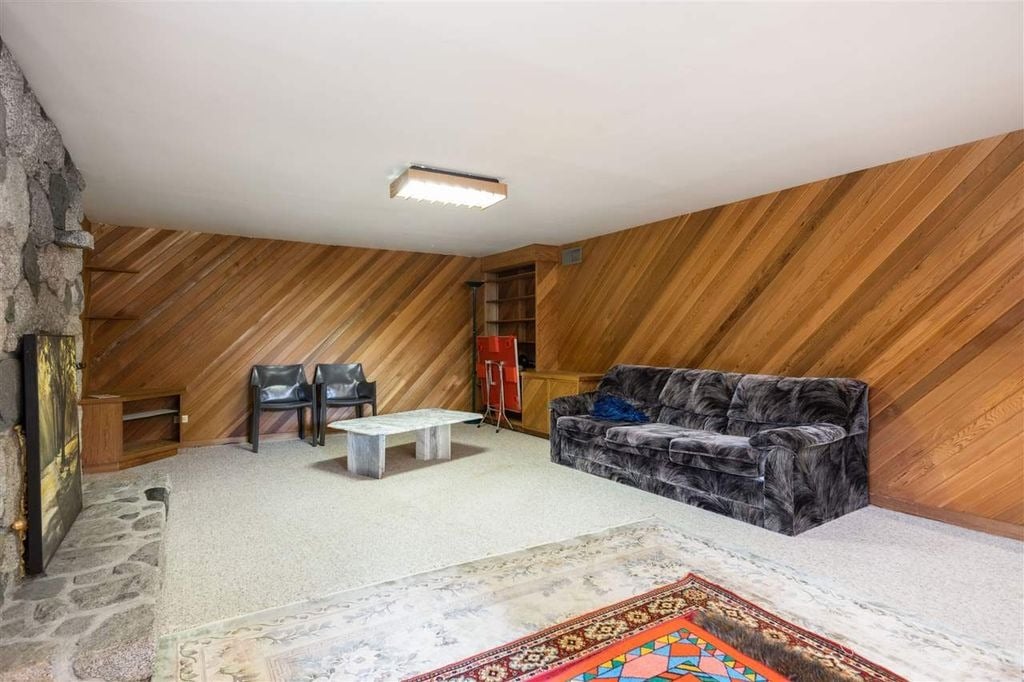 2176 W 57th Ave