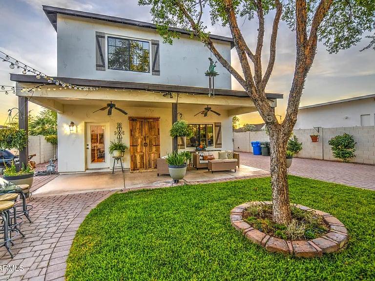 4529 N 8th Place