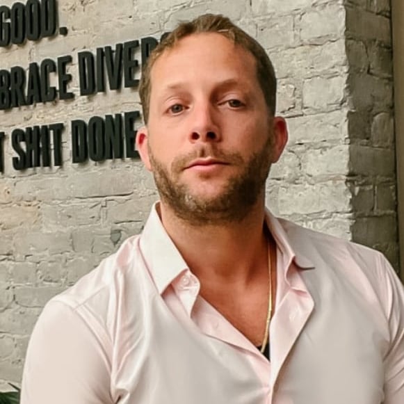 Yoav Blat New York, NY Real Estate Agent Headshot