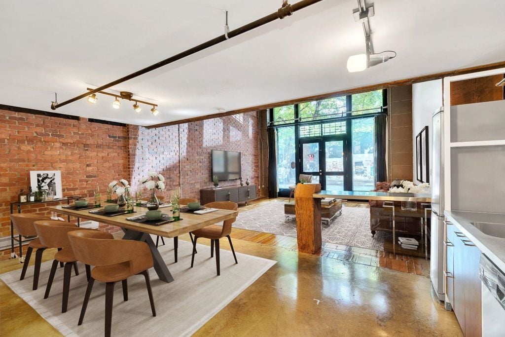 87 E Cordova St