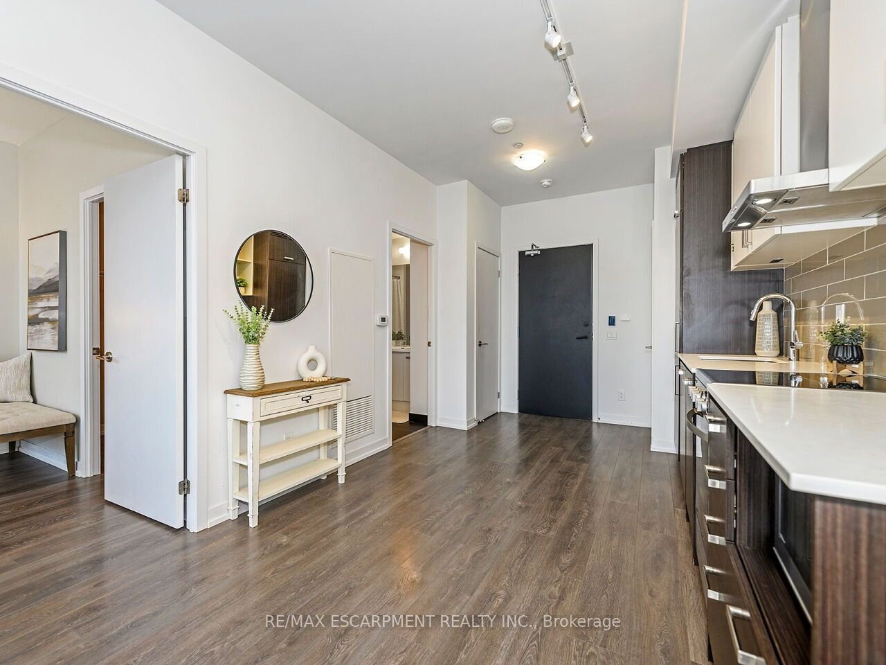 BEGINNER LUXURY IN MIDTOWN 