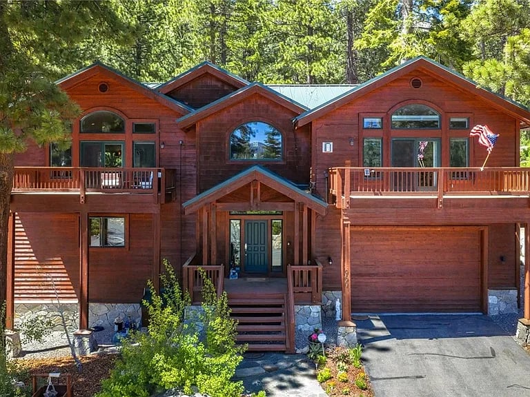 960 Dana Ct