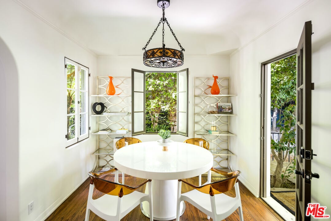 Sunset Vale Ave, 90069