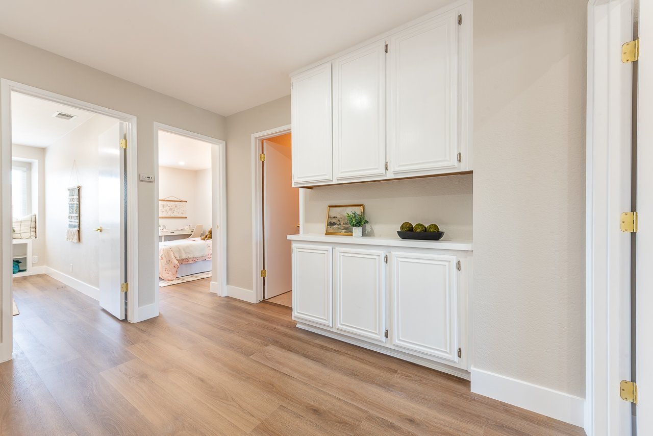 Newly Remodeled. 1 Bed/Bth down, Pioneer Elem!