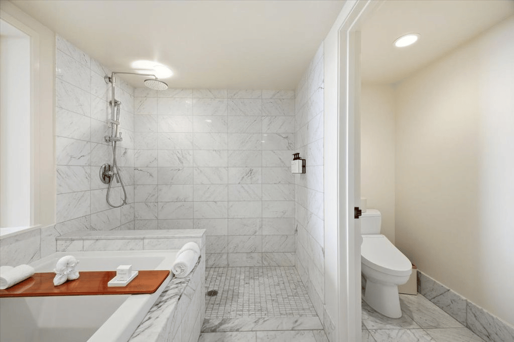 223 Saratoga Rd #2015