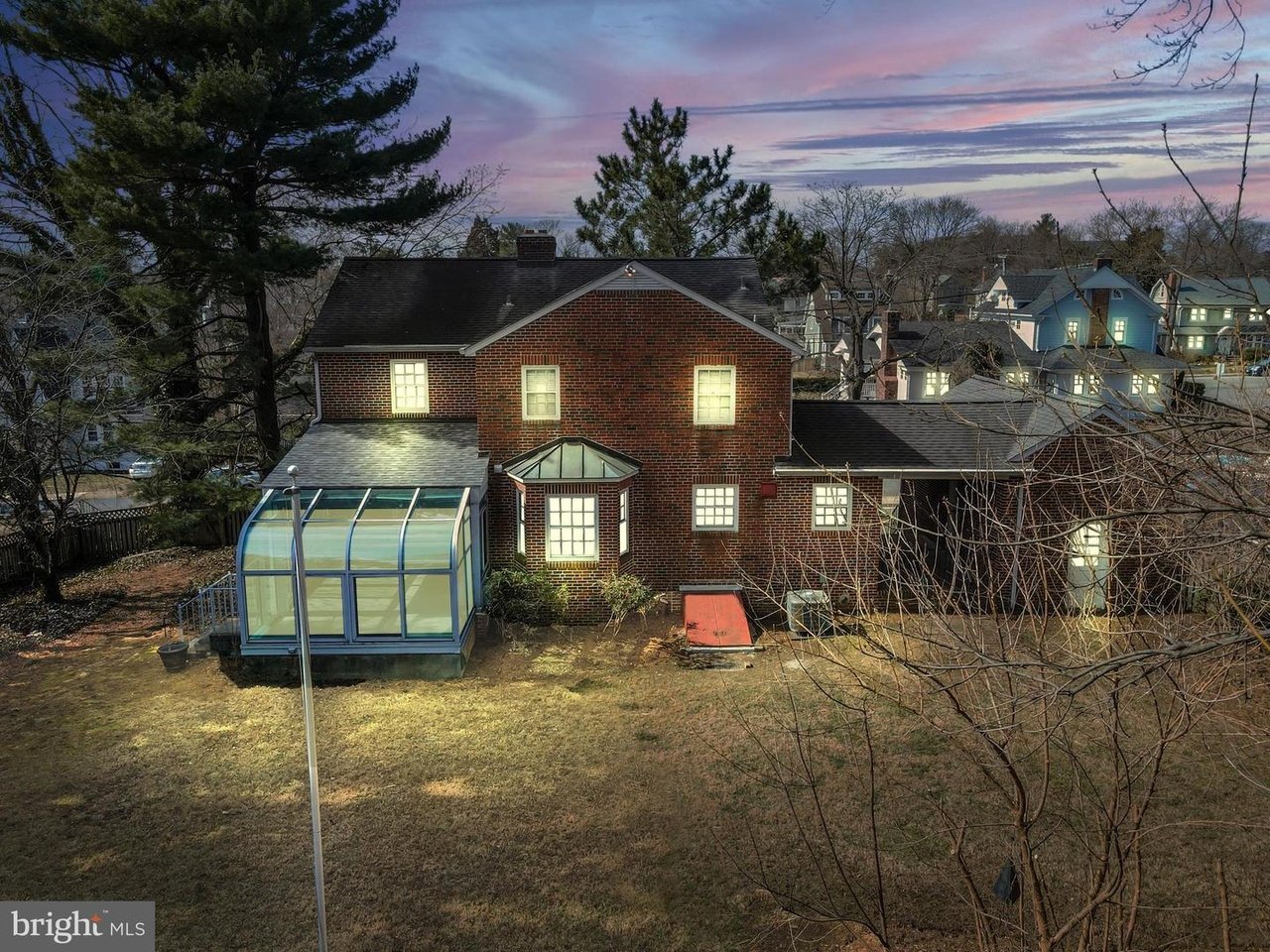 144 Archwood Ave