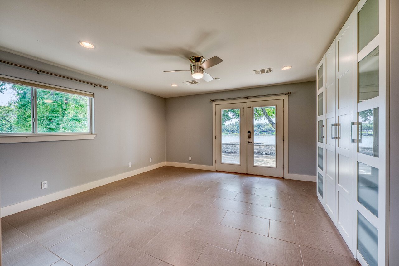 1704 Bluebonnet Lane