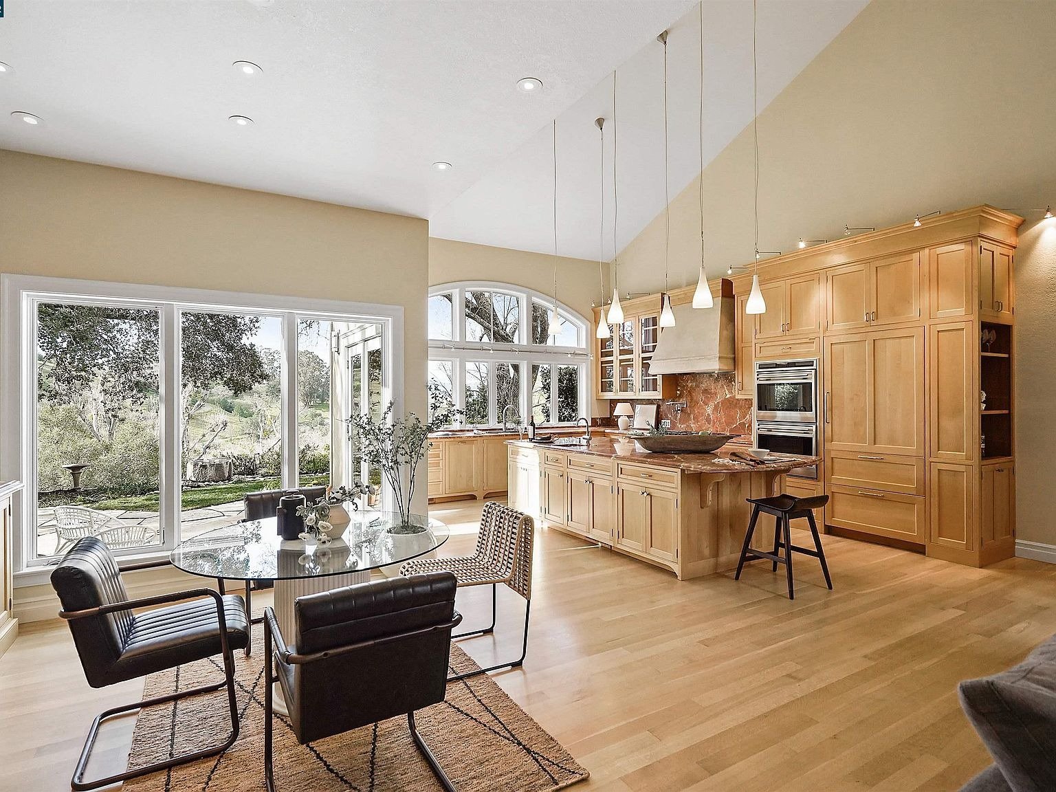 37 Bacon Ct