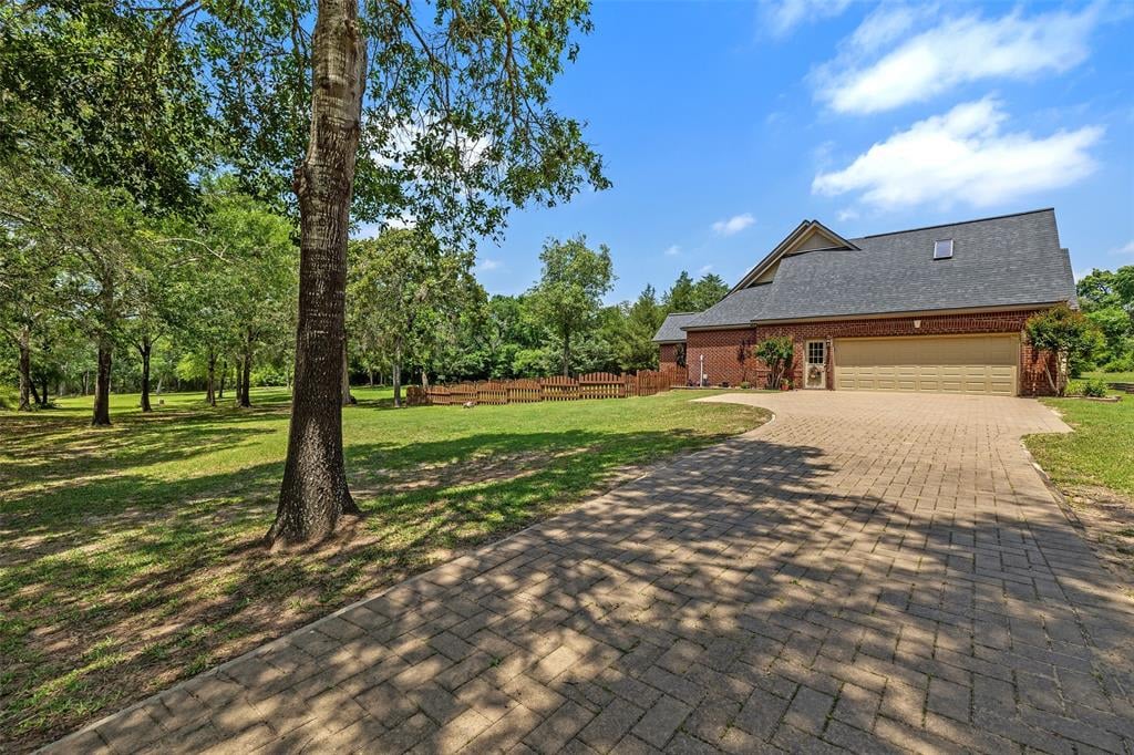 540 Walnut Dr Bellville, Tx 77418