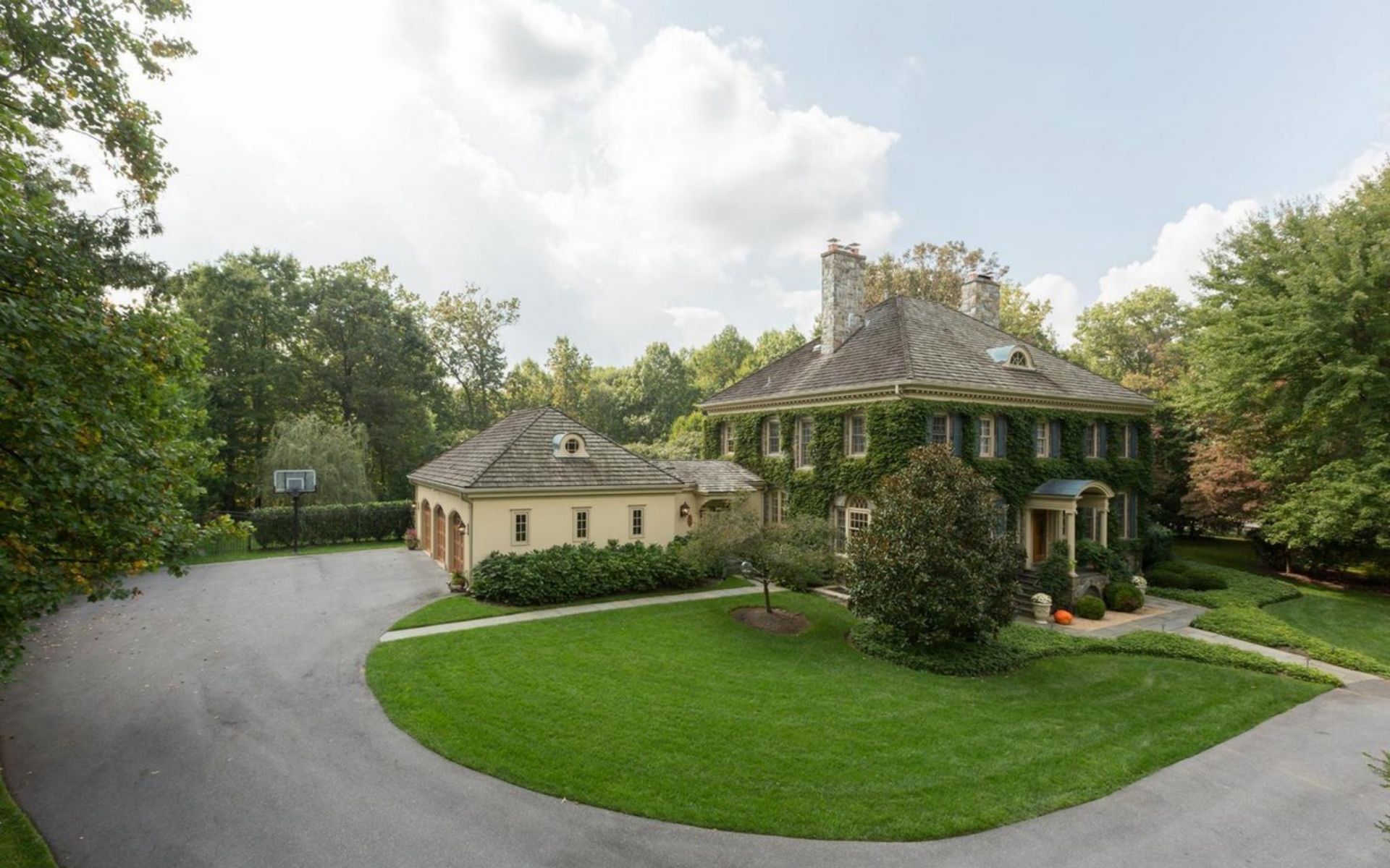 8617 Country Club Dr