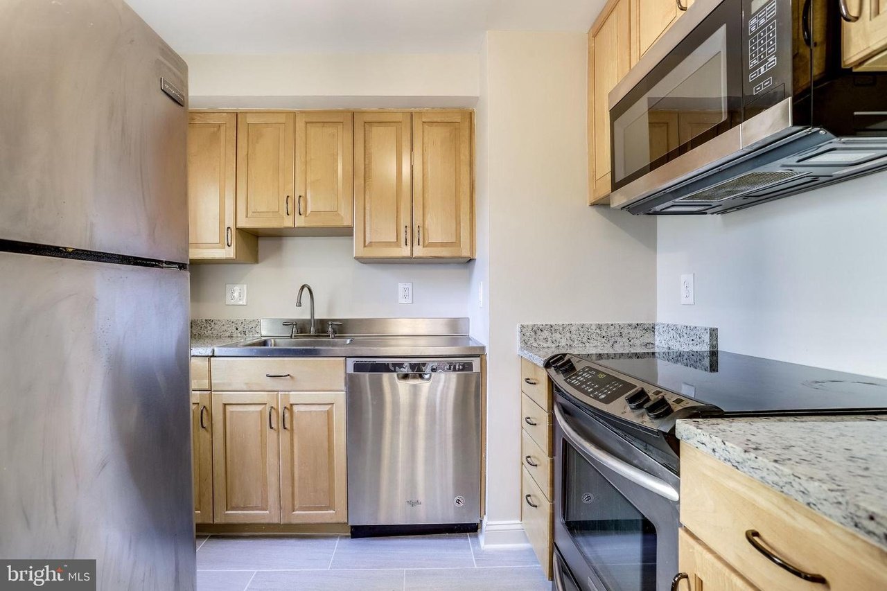 2522 N Winchester St