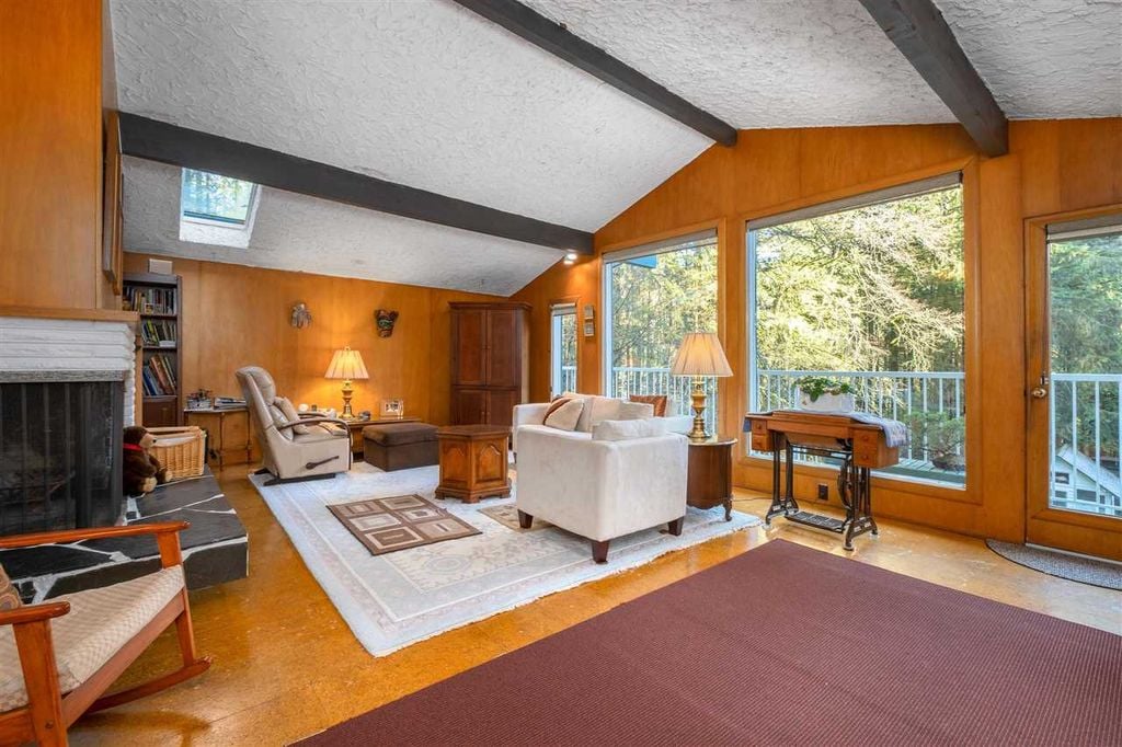 4520 Lynn Valley Rd
