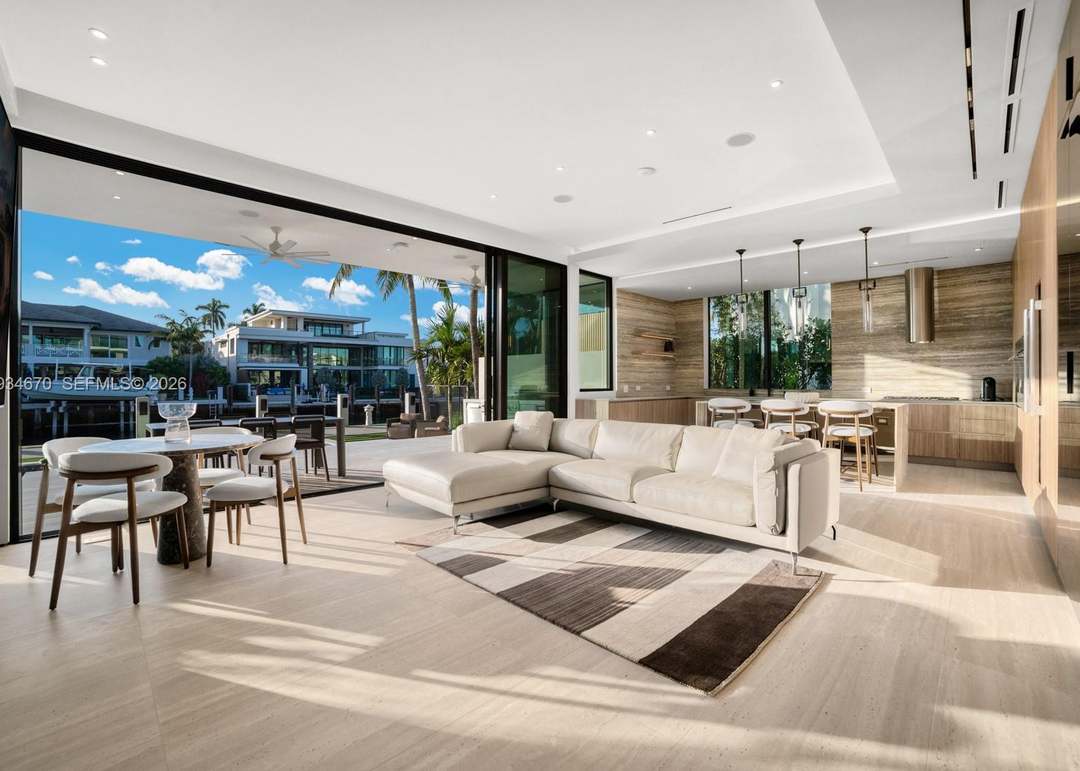 641 Flamingo Dr