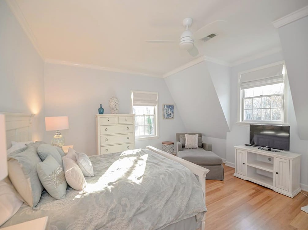 8 Puritan Dr