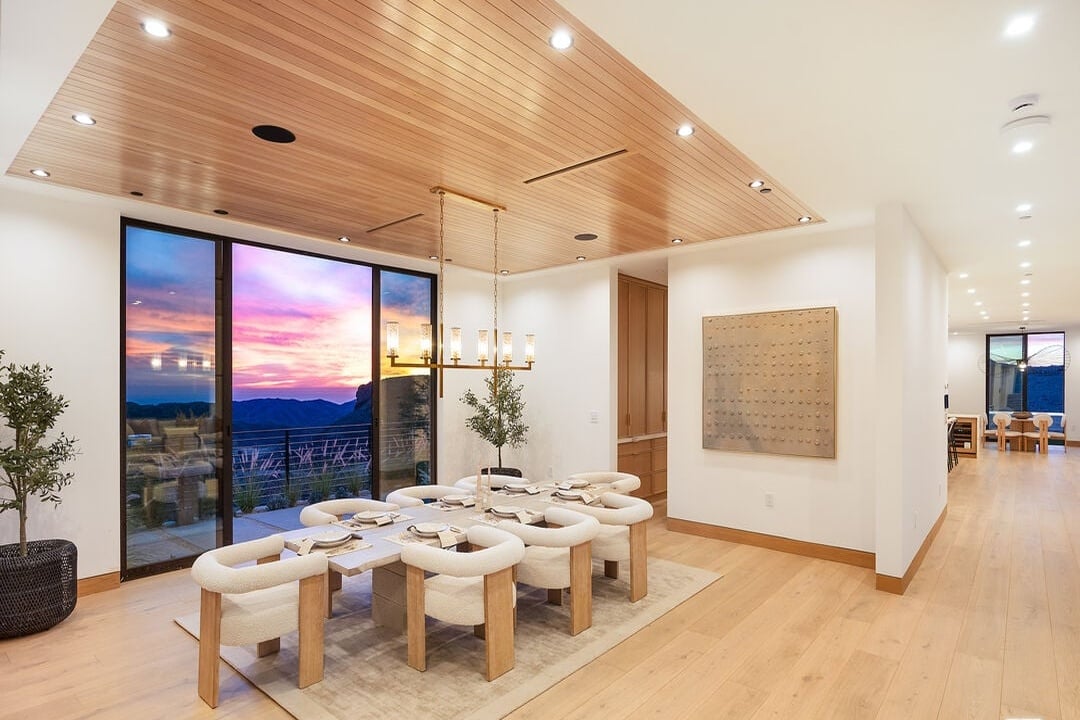 Mulholland Hwy, 90265