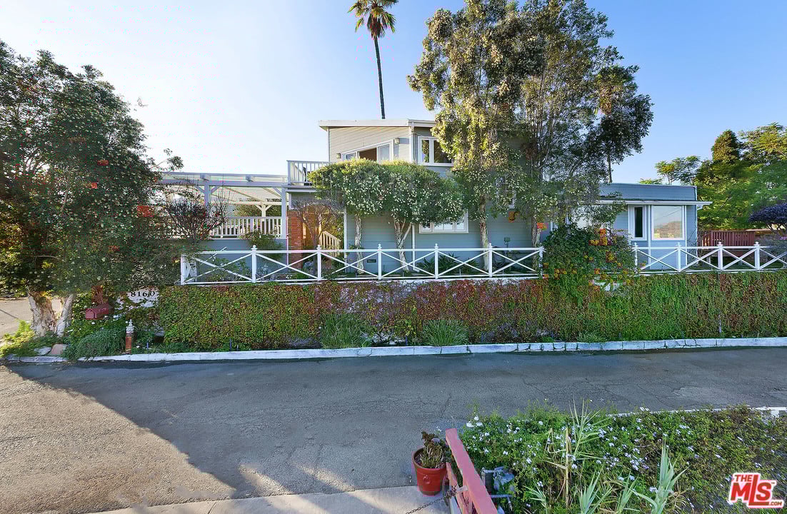 8160 Mannix Dr