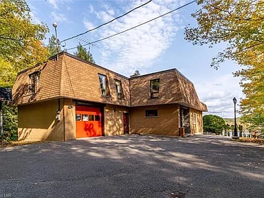 1668 Beaumont Dr