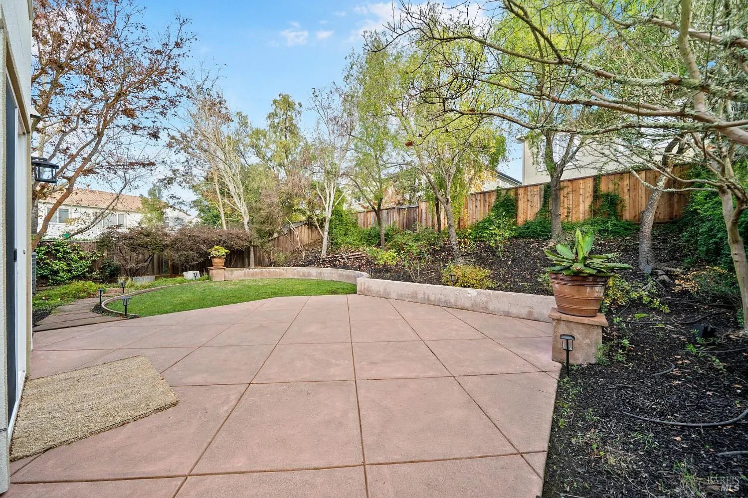 46 Waterbury Ln