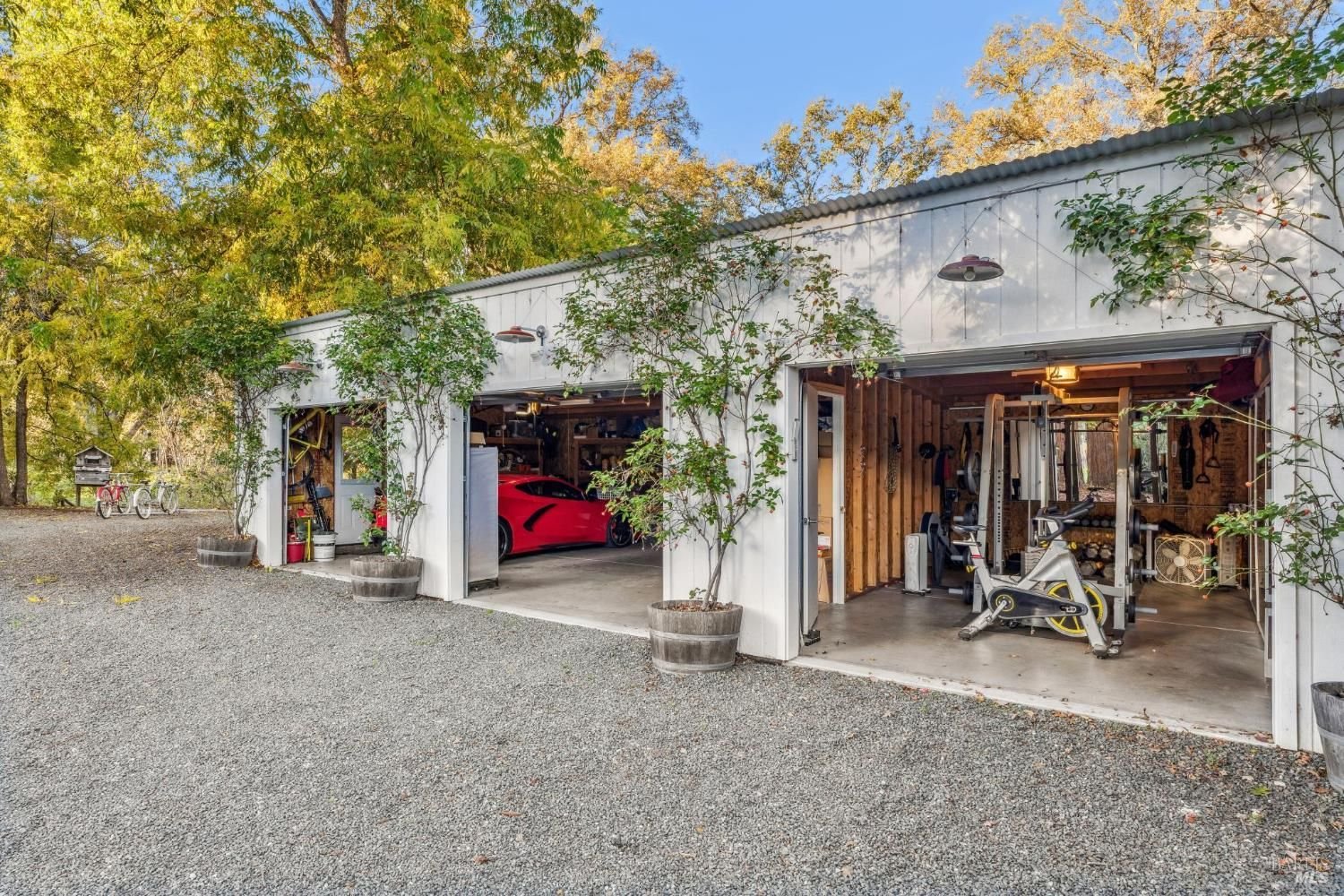 2 Foothill Blvd