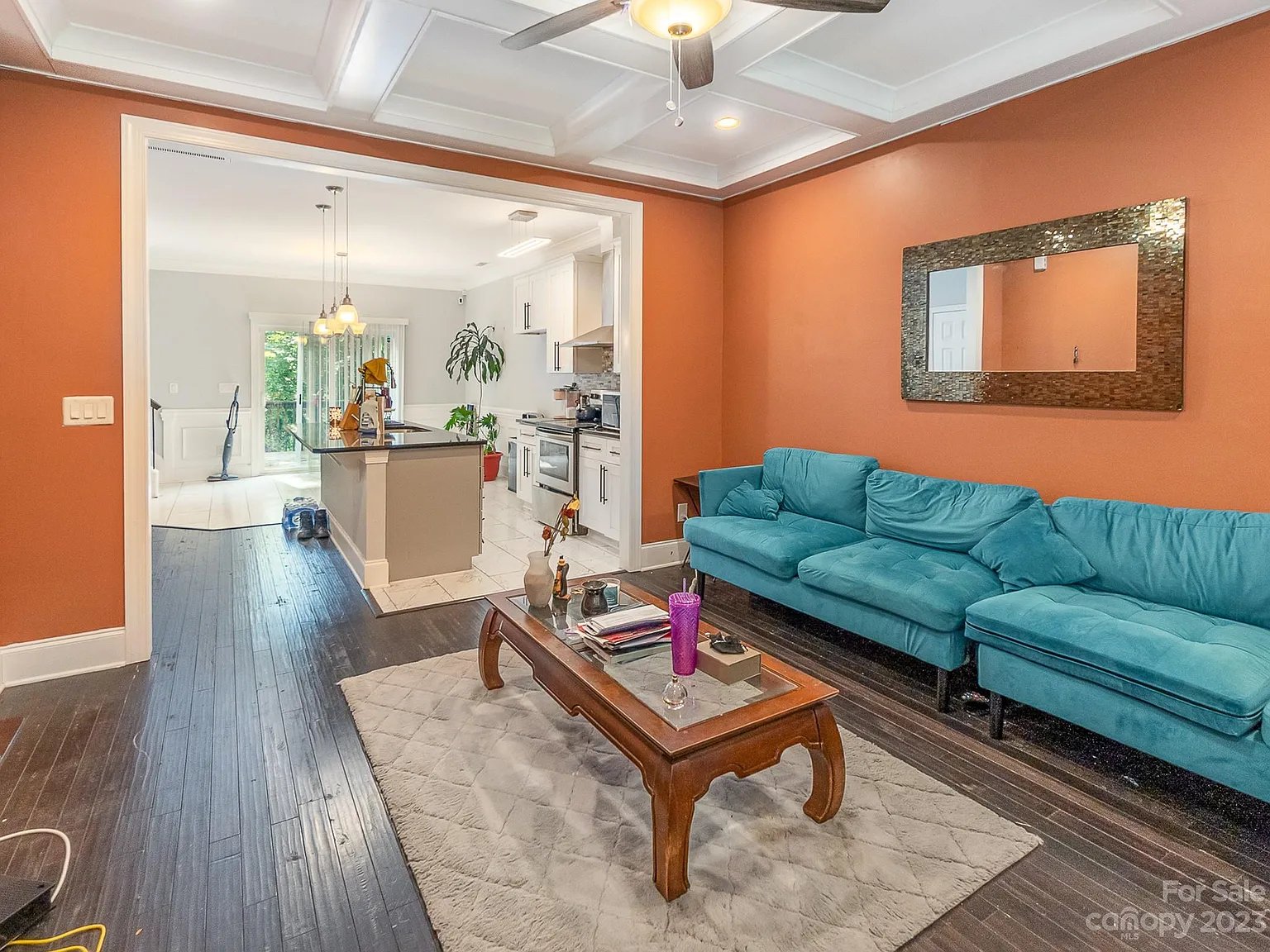 2315 Sunset Blvd