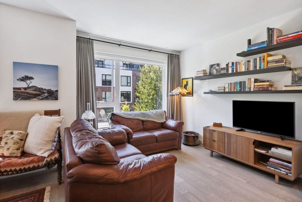 528 E 2nd St, #54