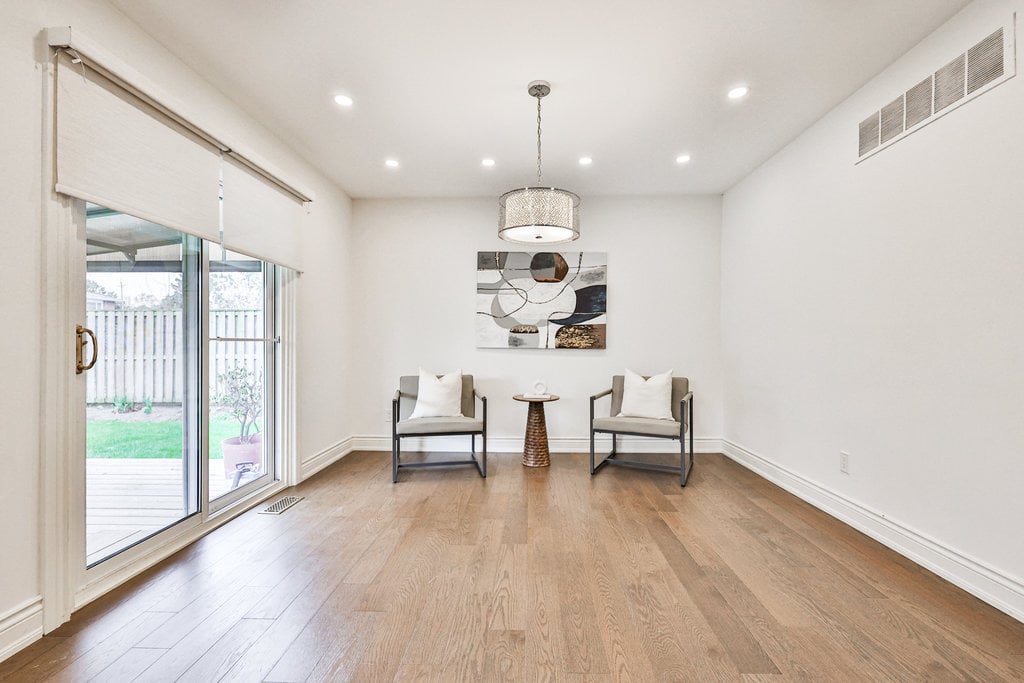 2500 Poplar Cres
