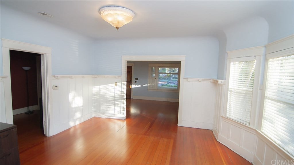 825 W Broadway
