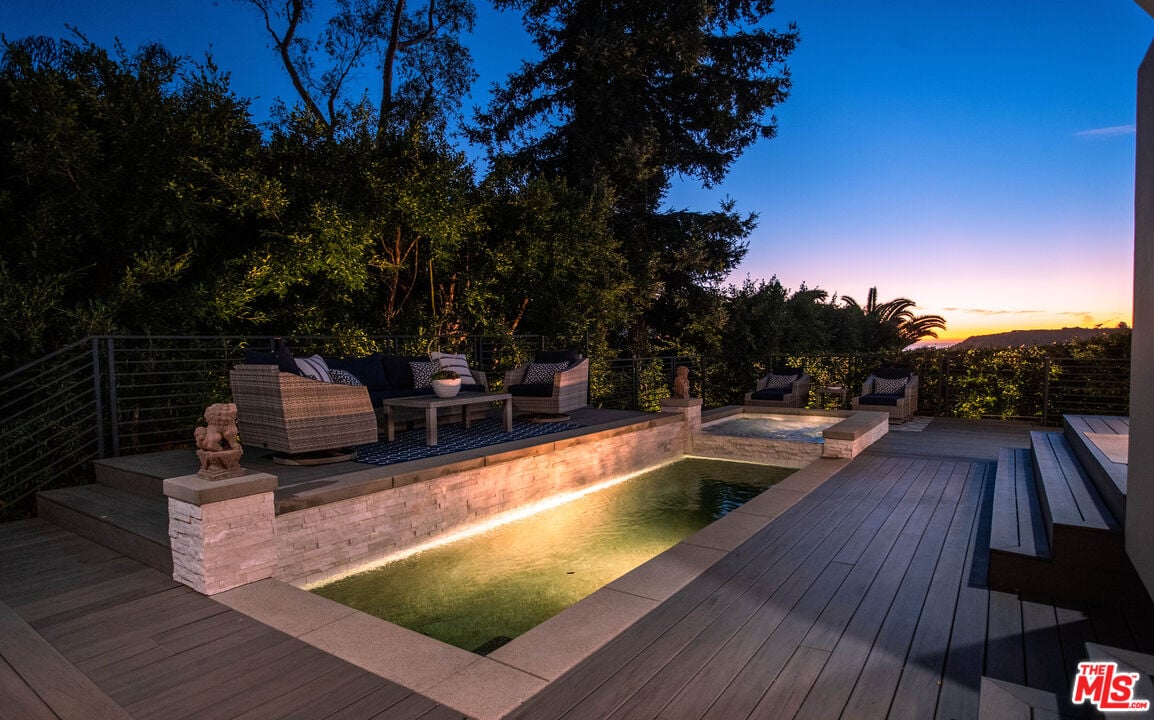 Solis Vista, Serra Rd, 90265