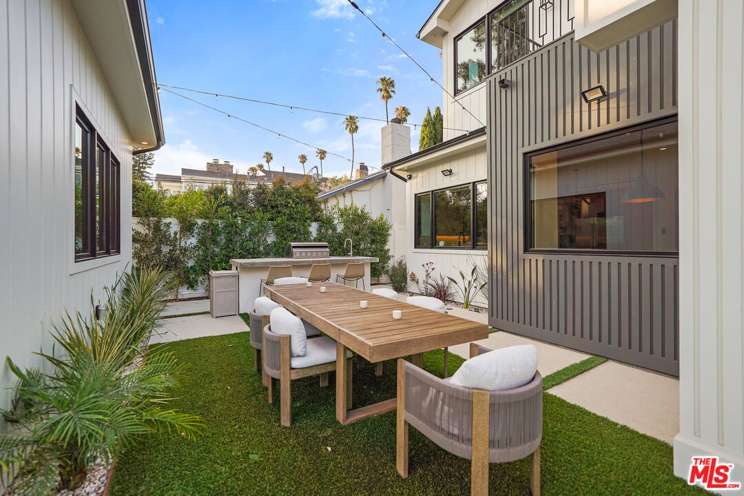 Fairmont Reserve, S Bundy Dr, 90049