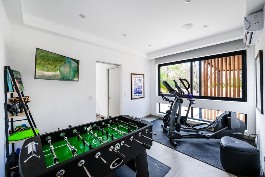 Casa La Ola Perfecta | Luxury 5-Bedroom Home with Pool Near the Beach in Hacienda Pinilla