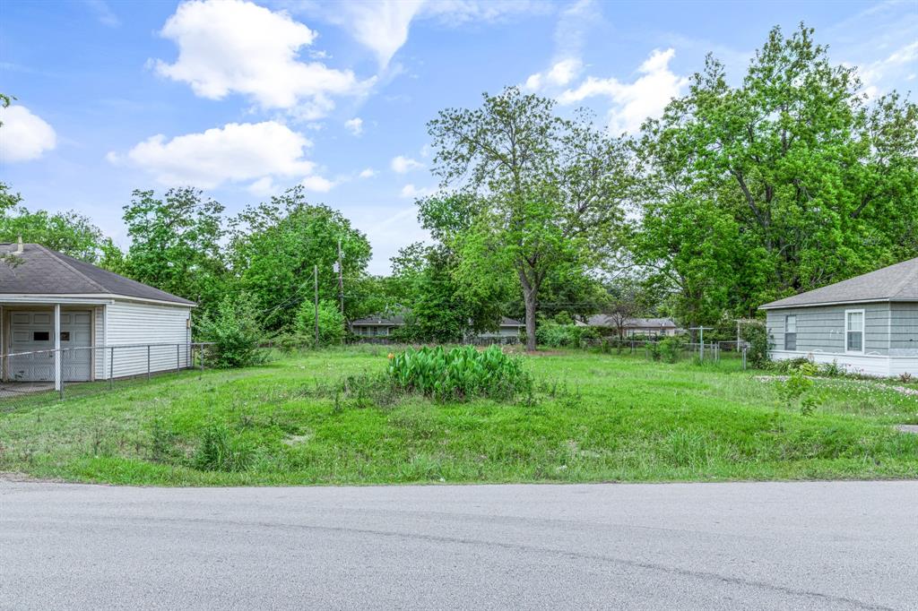 1923 Harland Dr